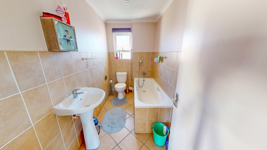 2 Bedroom Property for Sale in Gordons Bay Central Western Cape